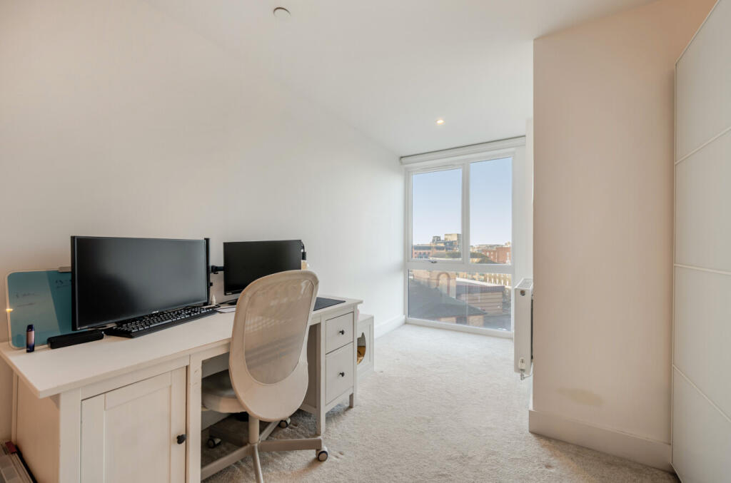 1394233-26-694527...