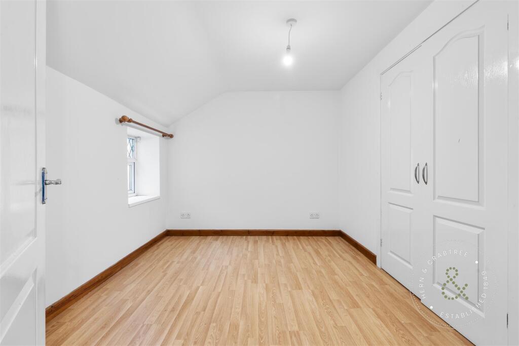 Cardiff Road, HernCrabtree (15).jpg