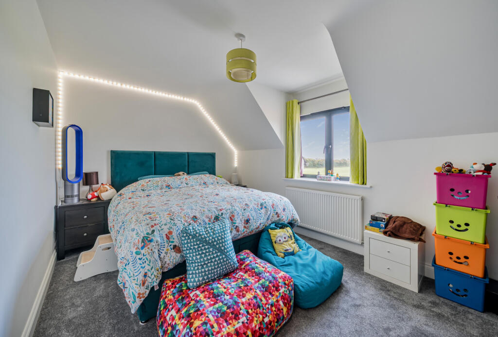 1354936-9-68c7ff6...