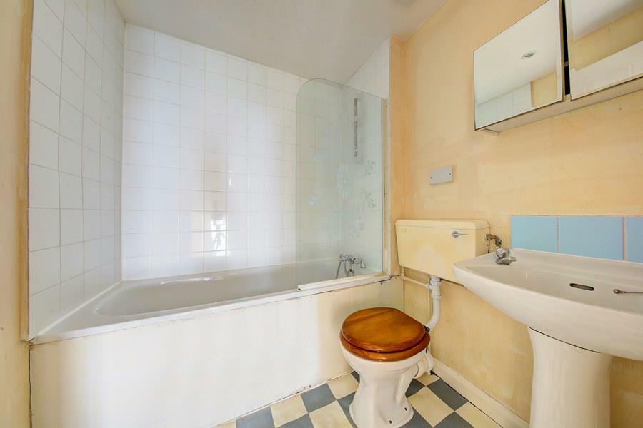 9c_hayter_road_bathr