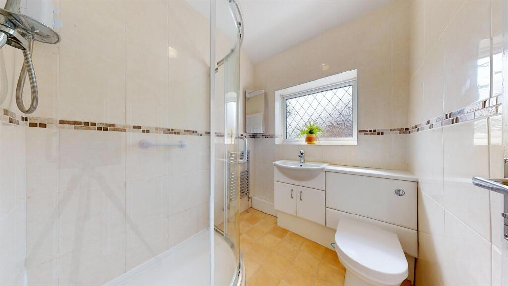 Windlehurst Avenue Bathroom