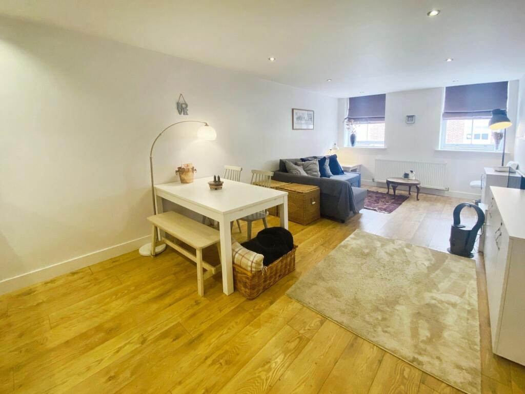 Lounge Diner/Kitchen