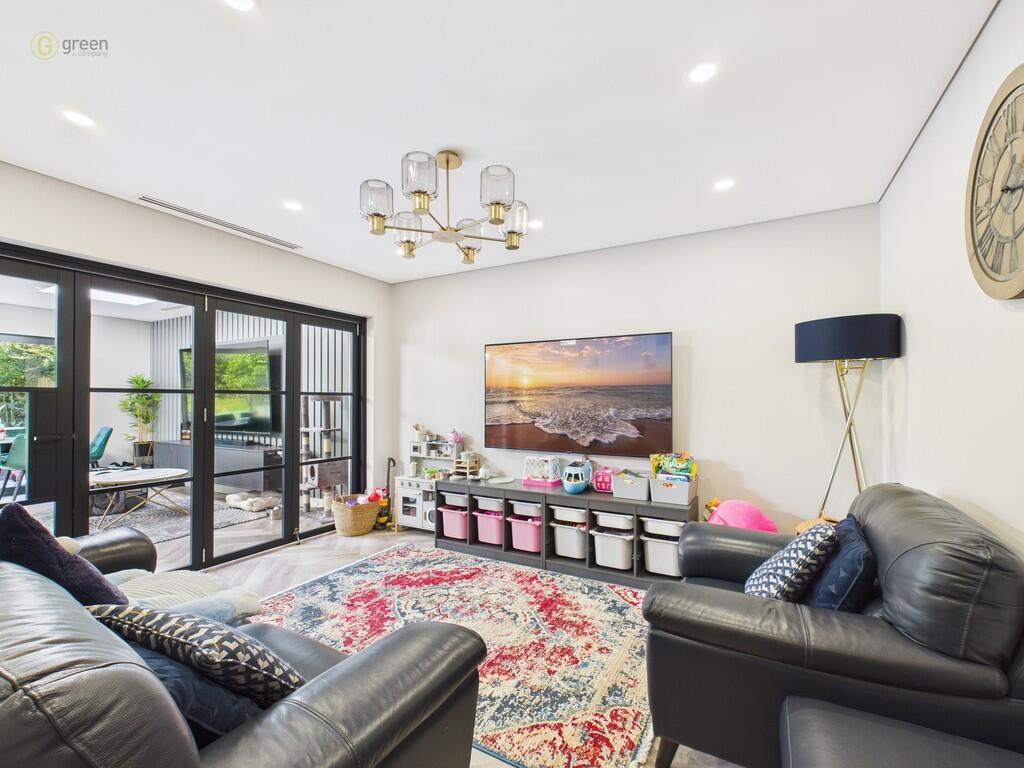 CAM03830G0-PR0221...