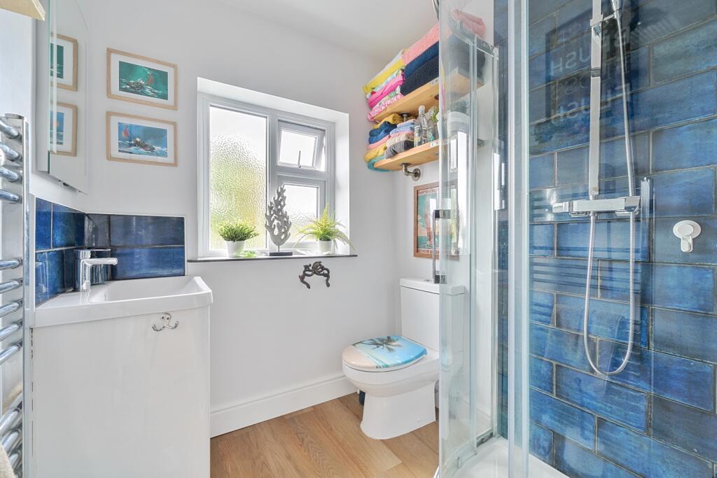 1359792-18-68dfd5083d54b-ARW-1