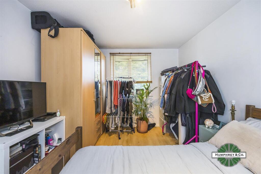 5  Fielders Close  Enfield -014.jpg