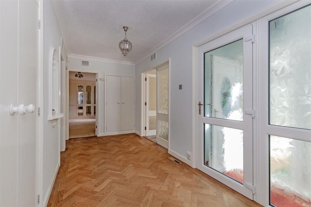 Entrance Hall-1.jpg