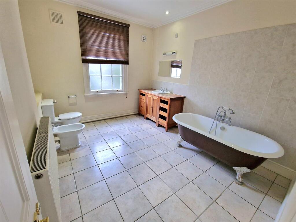 Ensuite