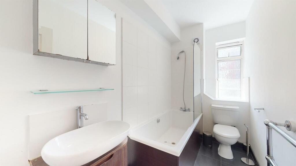 33Redcliffe Close.jpg