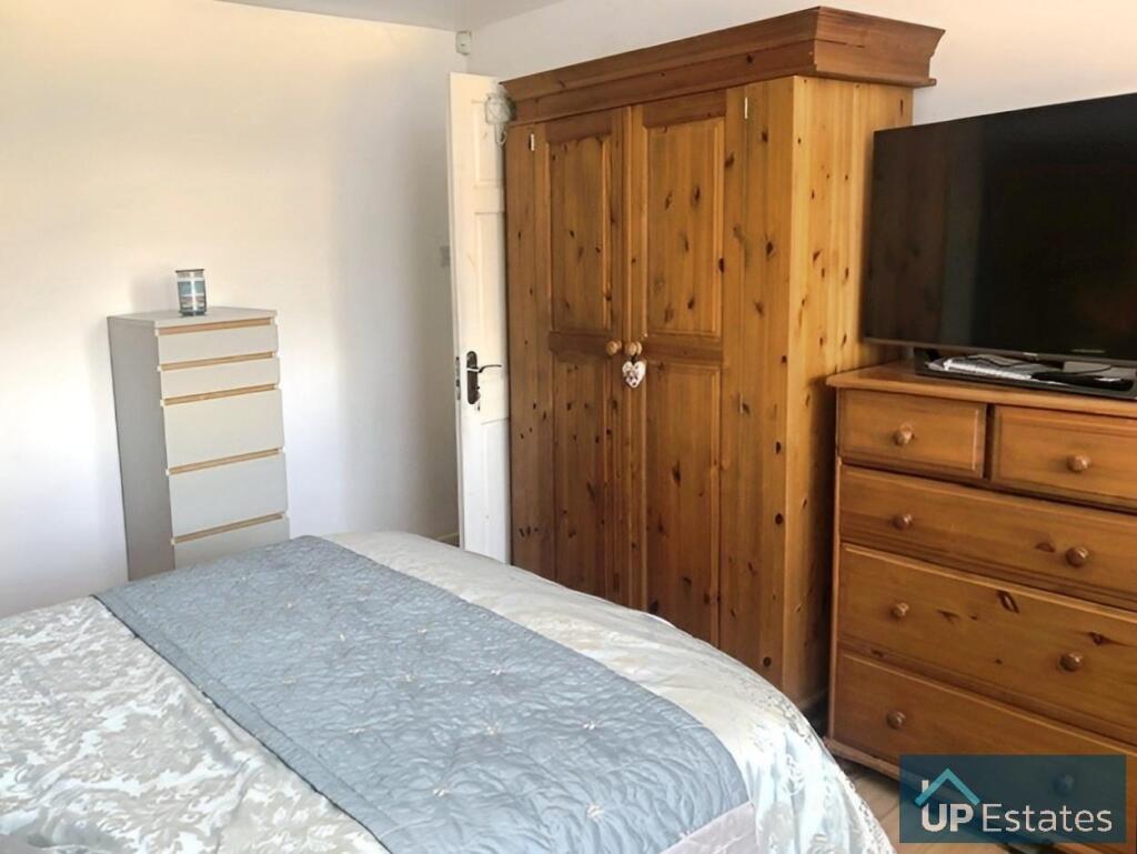 9c51f30b-bed 202.jpg