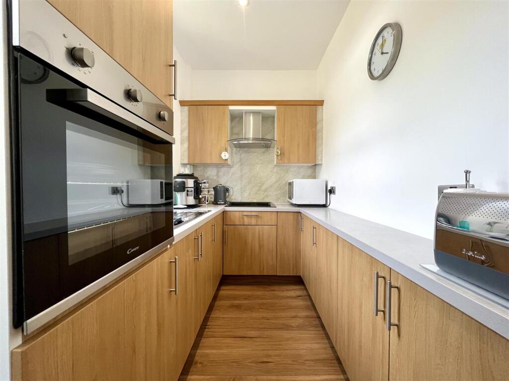 Bramleys Estate Agents - Thorn View - Elland (6).j