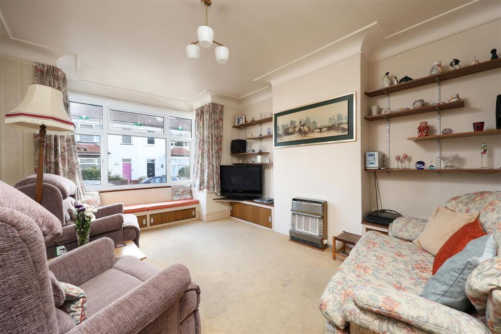 72 Ashgrove Road 5.JPG