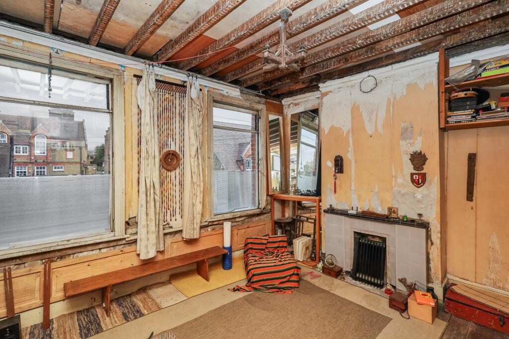 27 Colne Road, Clapton, London, E5 0HR