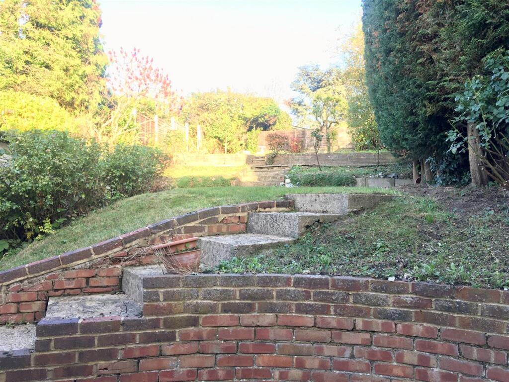 GARDEN 3.jpg