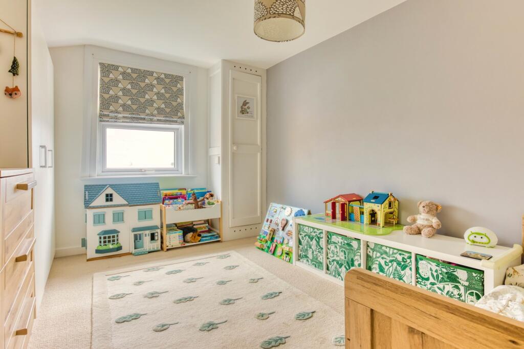 Ewemove Taunton Greenway Av (19)