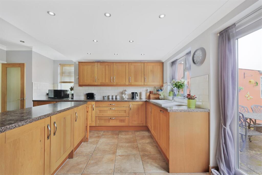Trafalgar Avenue 7
