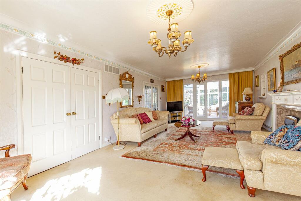 Reception Room-3.jpg