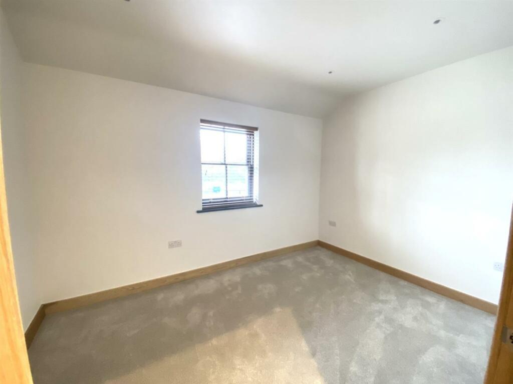 2nd Bedroom