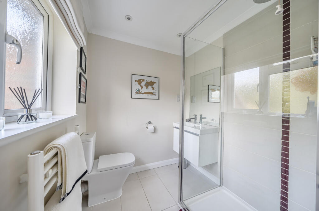 1359067-5-68daaf3...