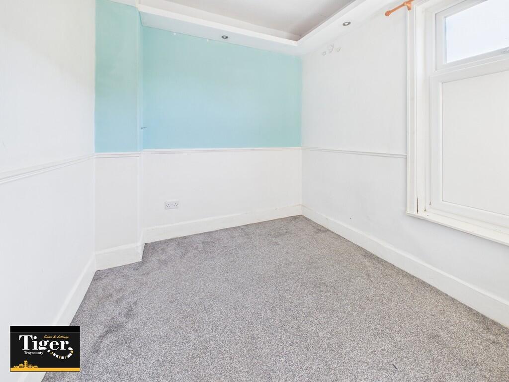 CAM02176G0-PR0779...