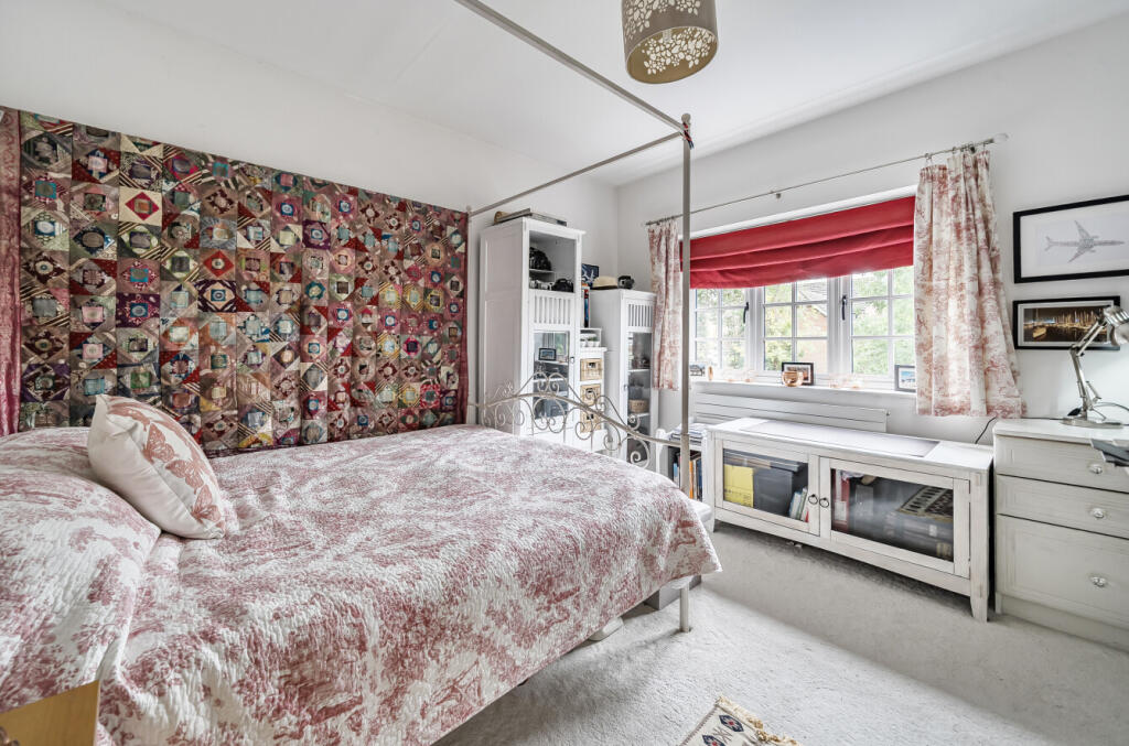 1345899-7-68b6d1a...