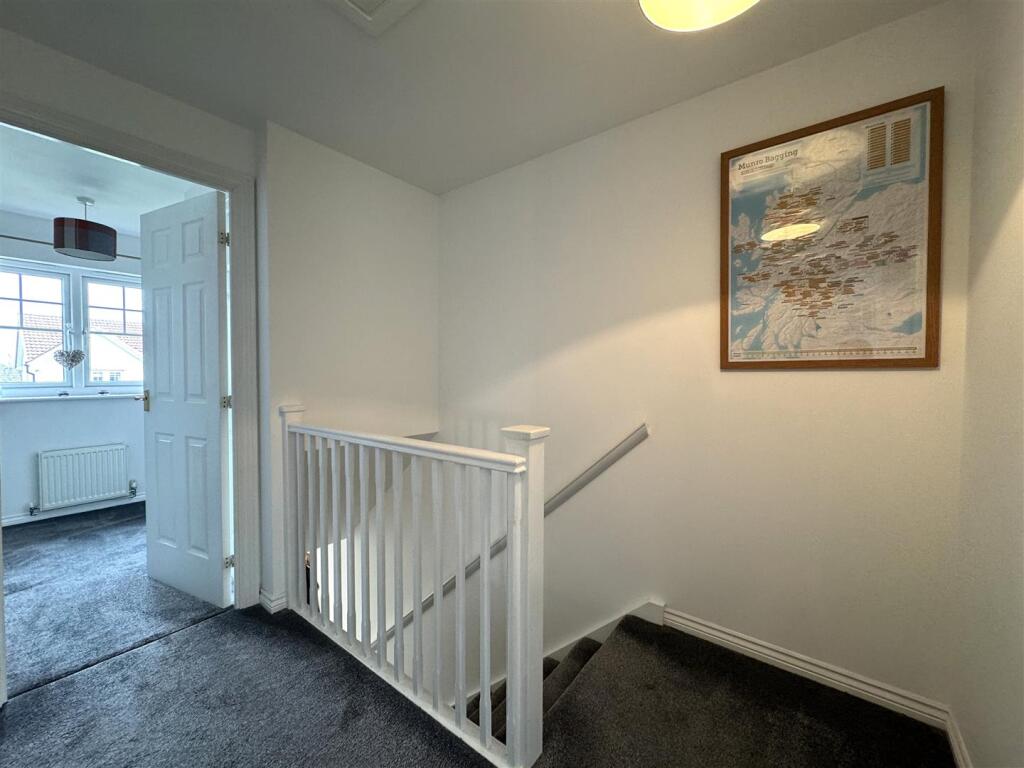 HALLWAY.JPG