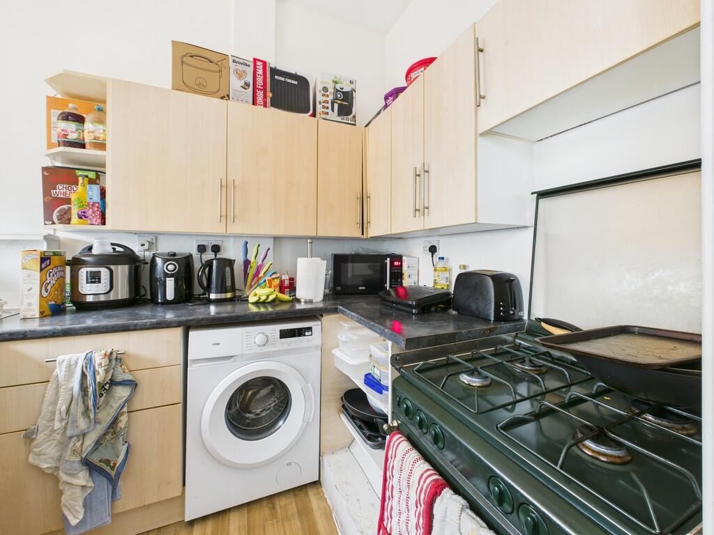 CAM03974G0-PR0222...