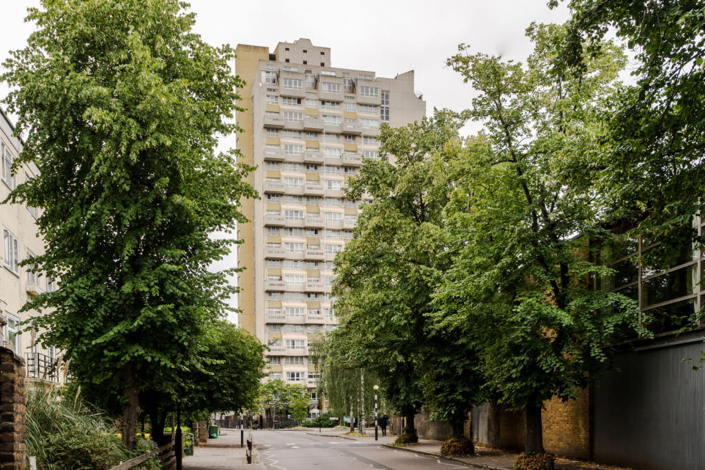 302934 - Flat 17, Edrich House-2.jpeg
