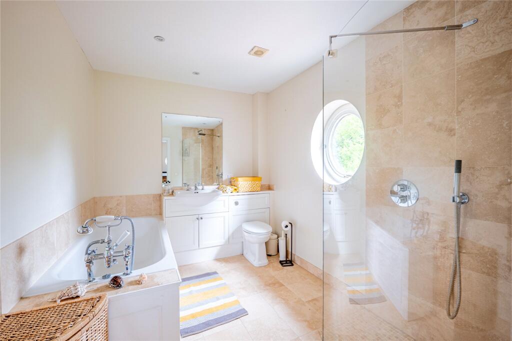 En Suite Bathroom
