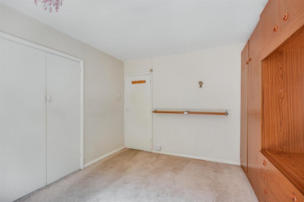 Bedroom 1_2.jpeg