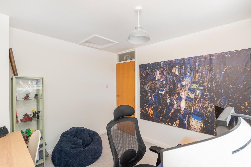 0W6RWW - Bedroom E.jpg