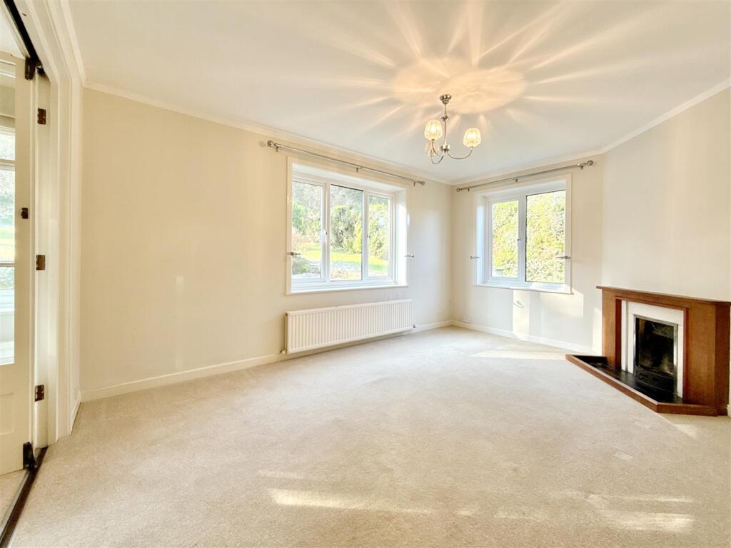 Dining Room.JPG