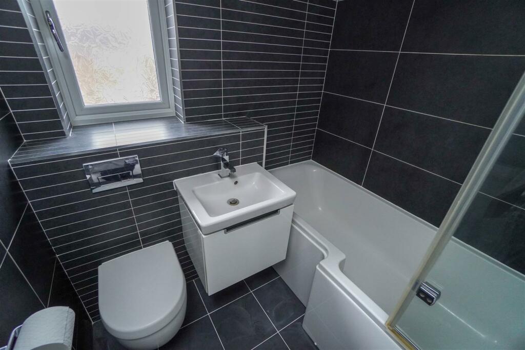 BATHROOM (1 of 1).jpg