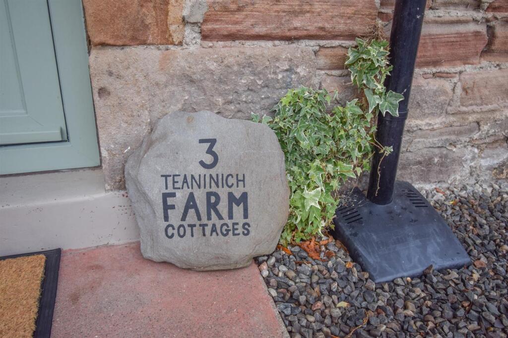 3 TEANINICH FARM COTTAGES-2.jpg