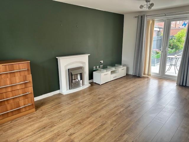 2 Costard living.jpg