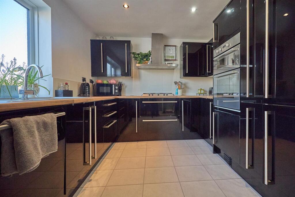 REFITTED KITCHEN TO FRONT