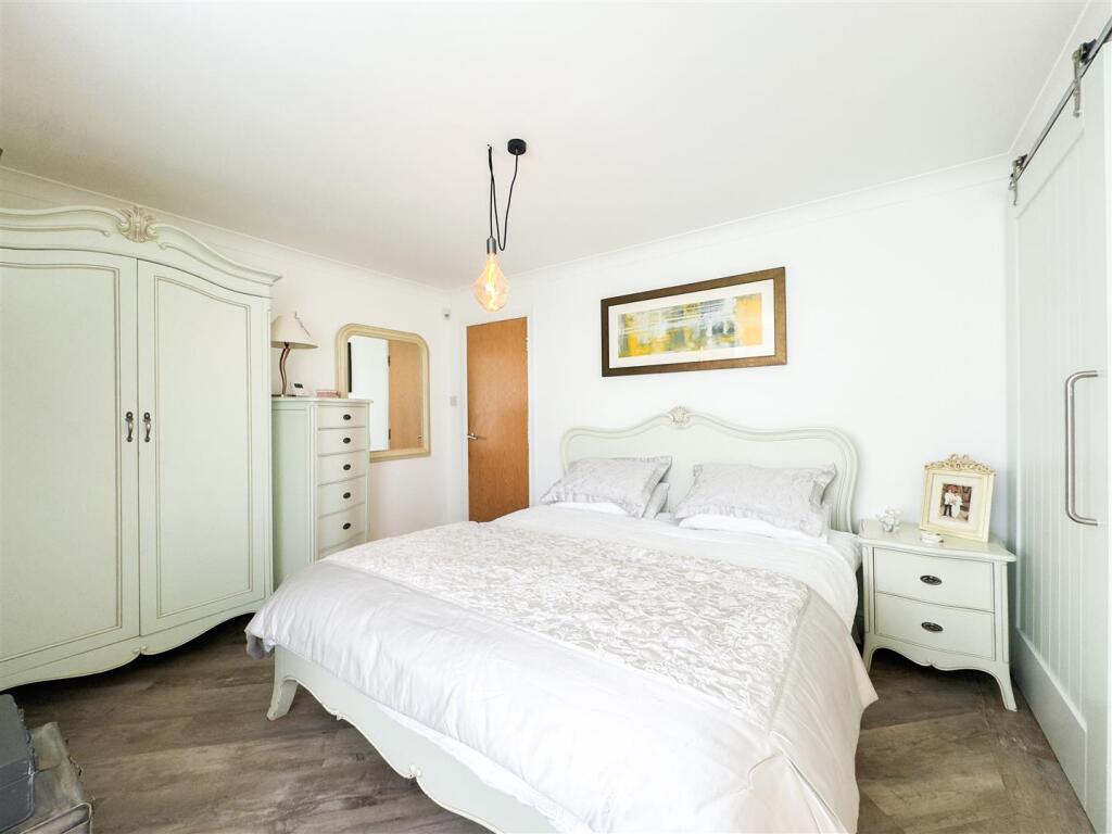 Master/En-Suite