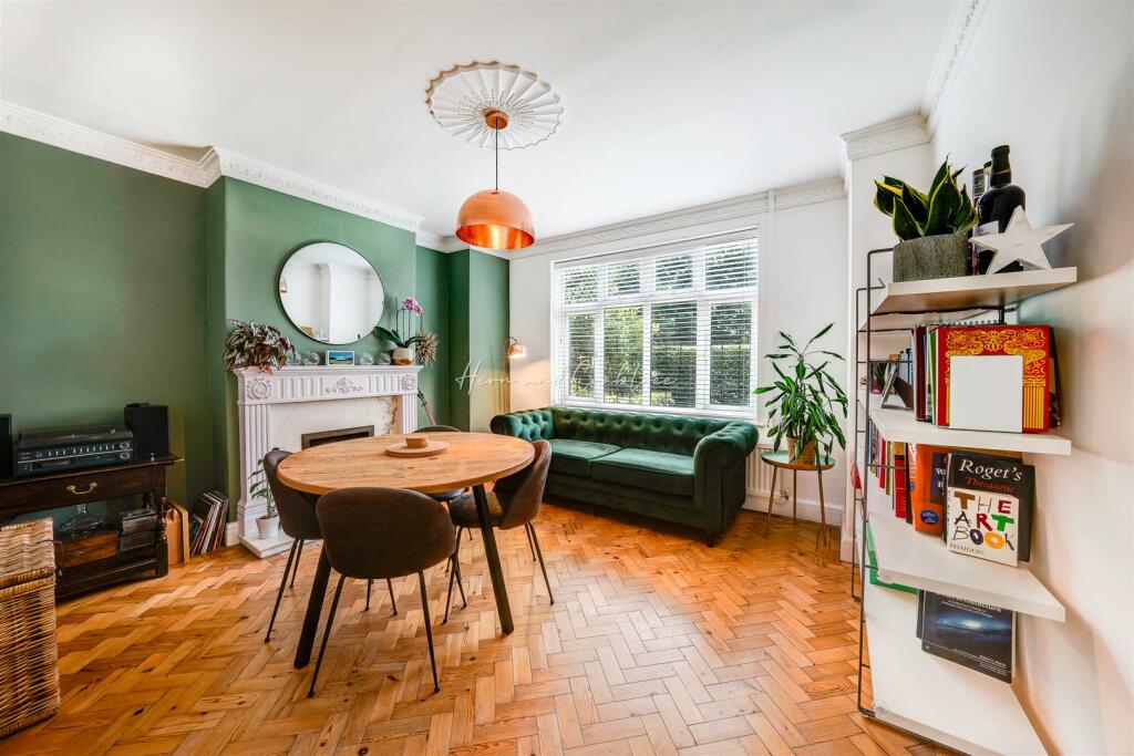 Porthamal Gardens, Rhiwbina, HernCrabtree (7).jpg