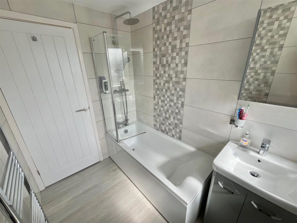 Bathroom Aspect 2