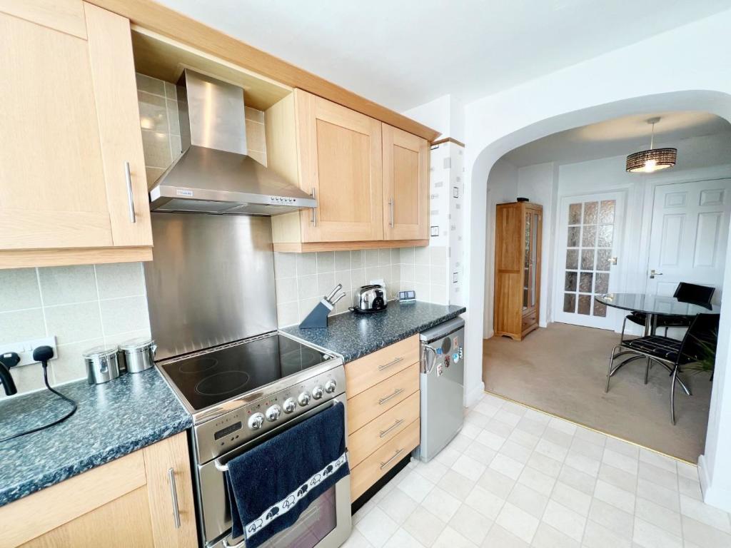 Breakfast Kitchen pic 7.jpg