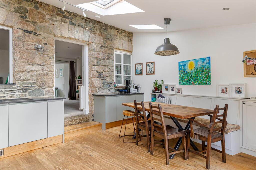 A27 - 2 Lutton Cottages South Brent - 250701.jpg