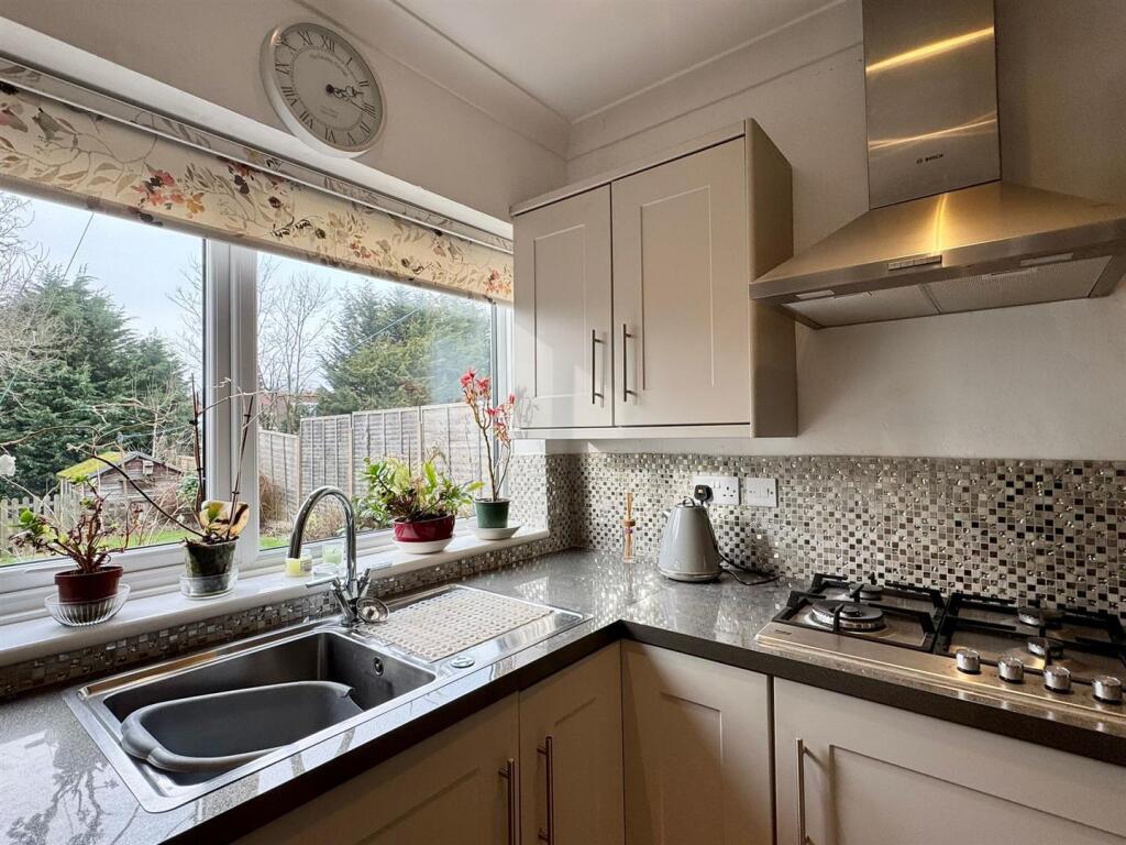 Kitchen (4).jpg