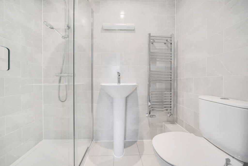 1347454368b6fb38bfc67