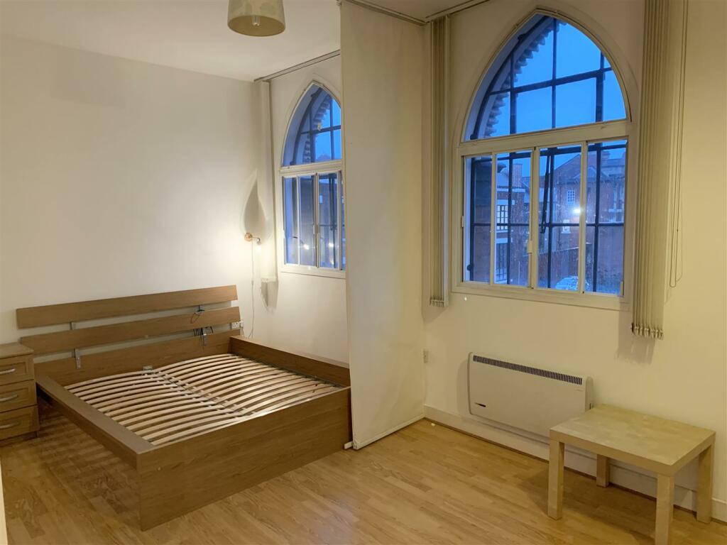 Lounge/Bedroom