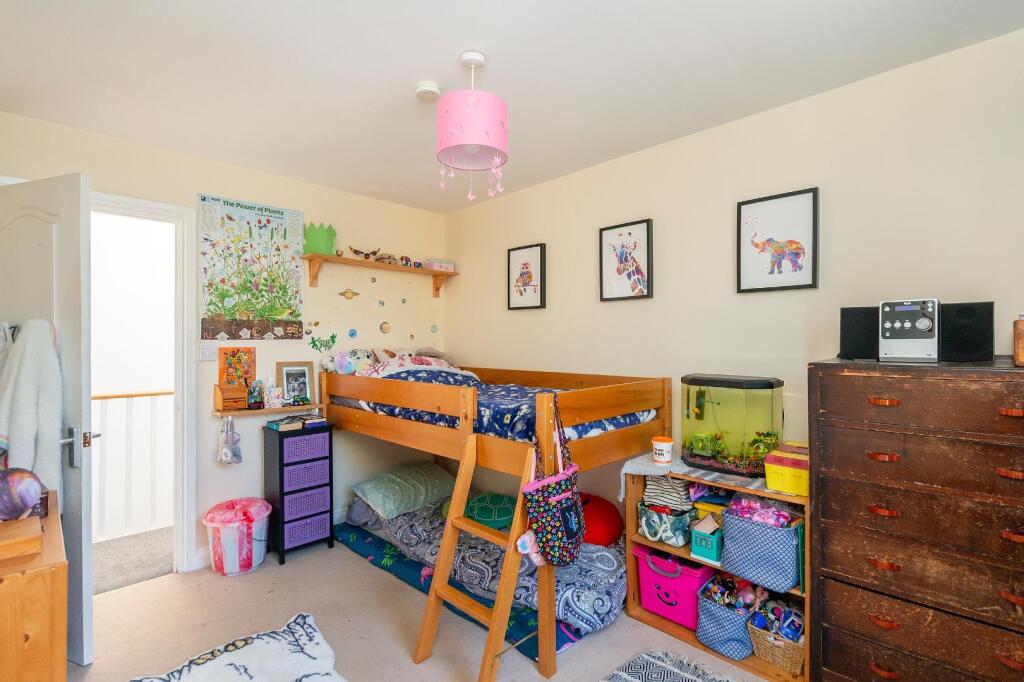 0B5SEE - Bedroom E.jpg