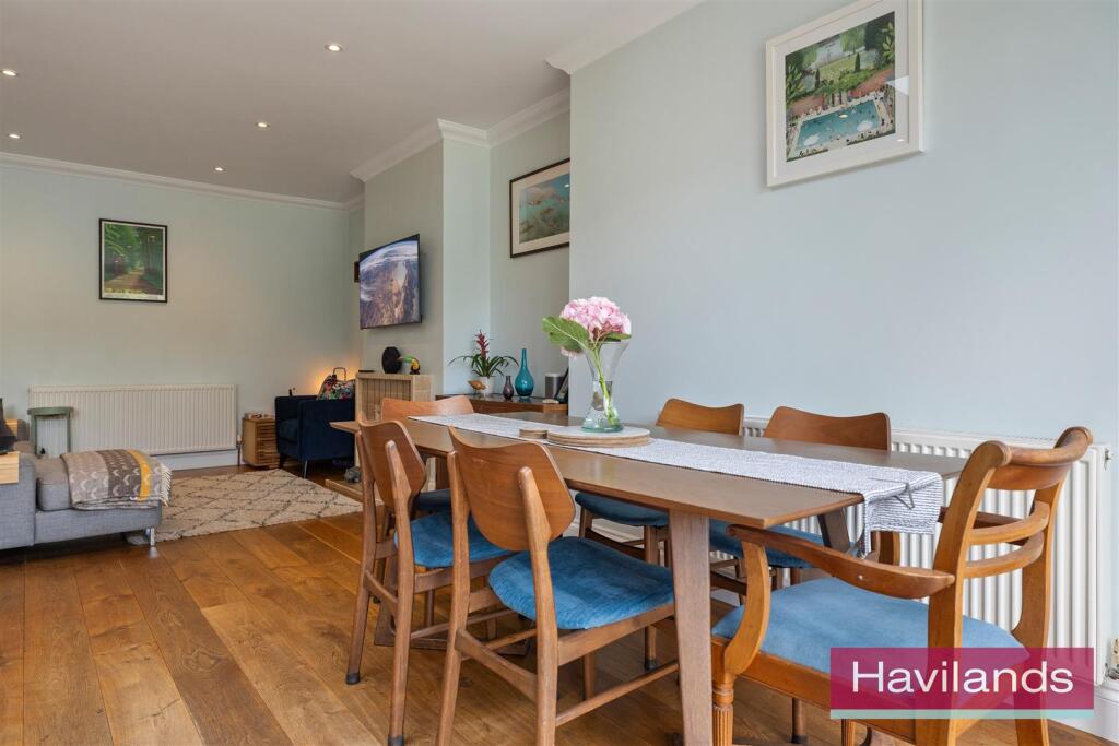 Oaktree Avenue-14.jpg