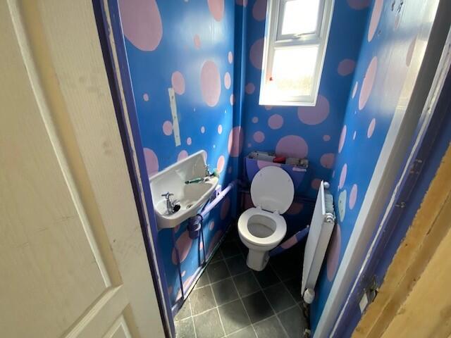 DOWNSTAIRS WC T202508051007.jpg