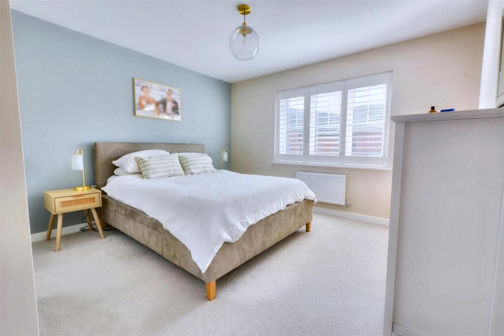 Bedroom 1_1.jpeg