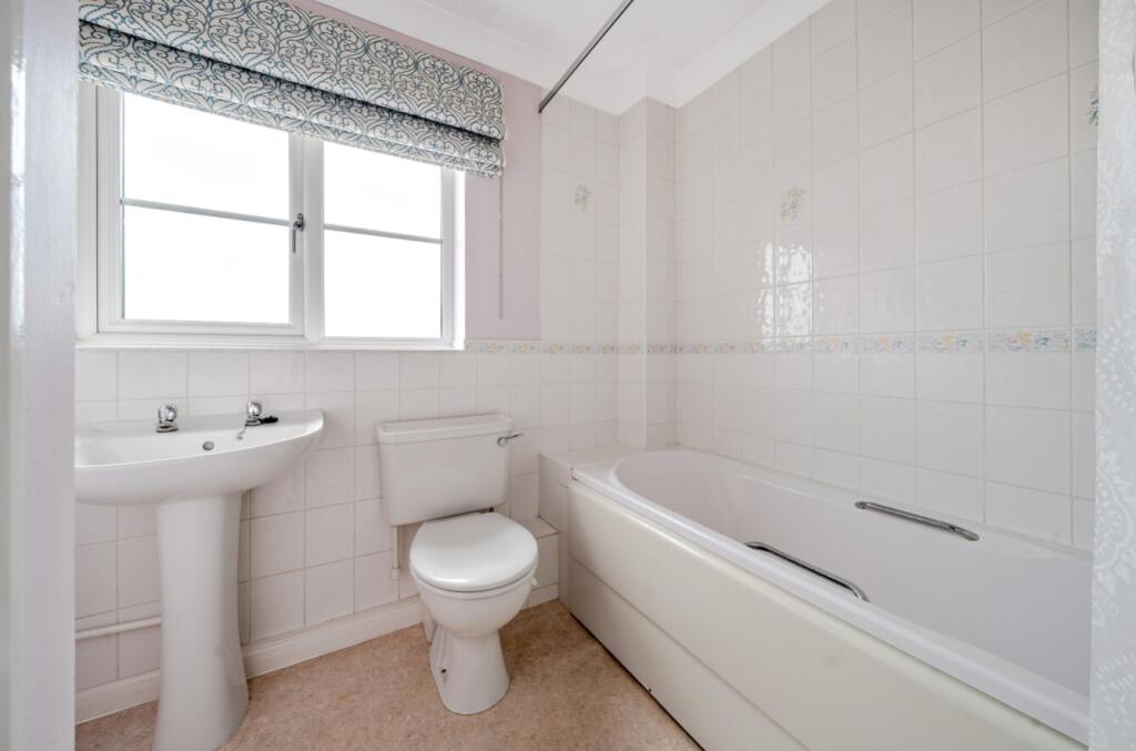 1371675-17-68f7503768b31