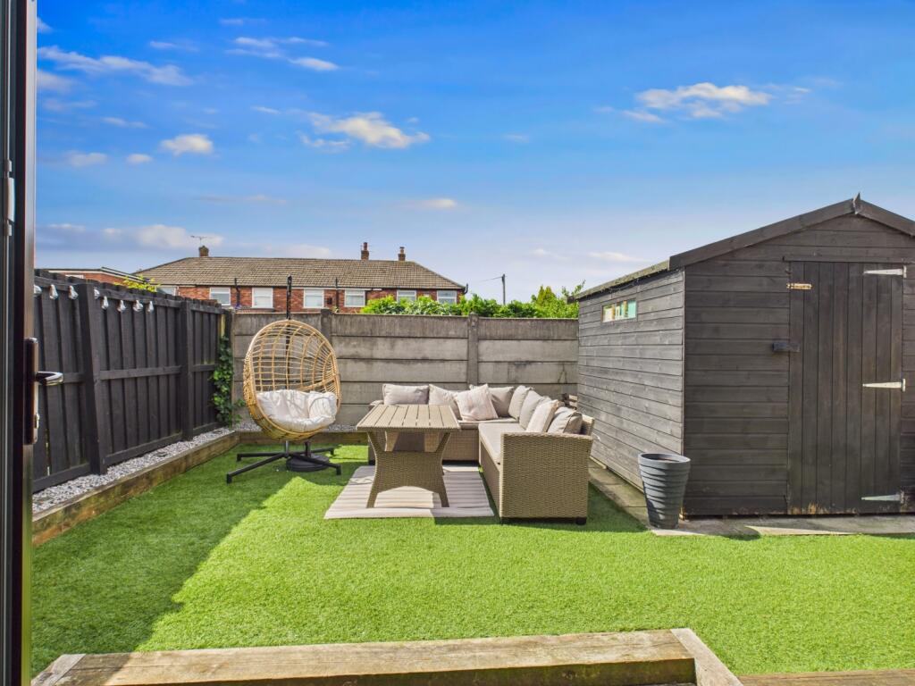 CAM03729G0-PR0115-STILL029