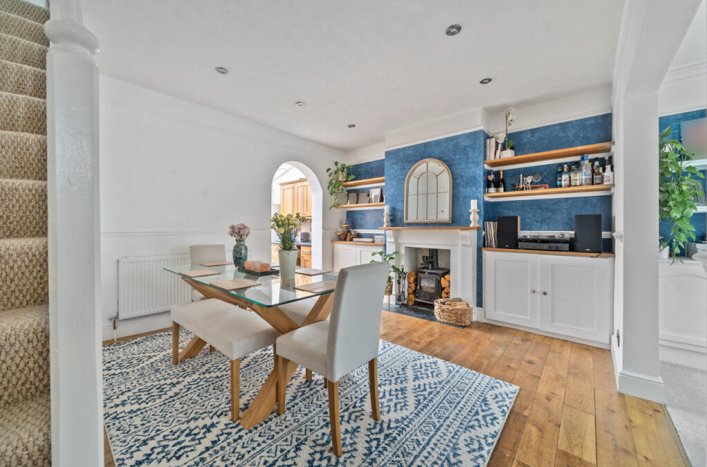 1317760-16-685edb...